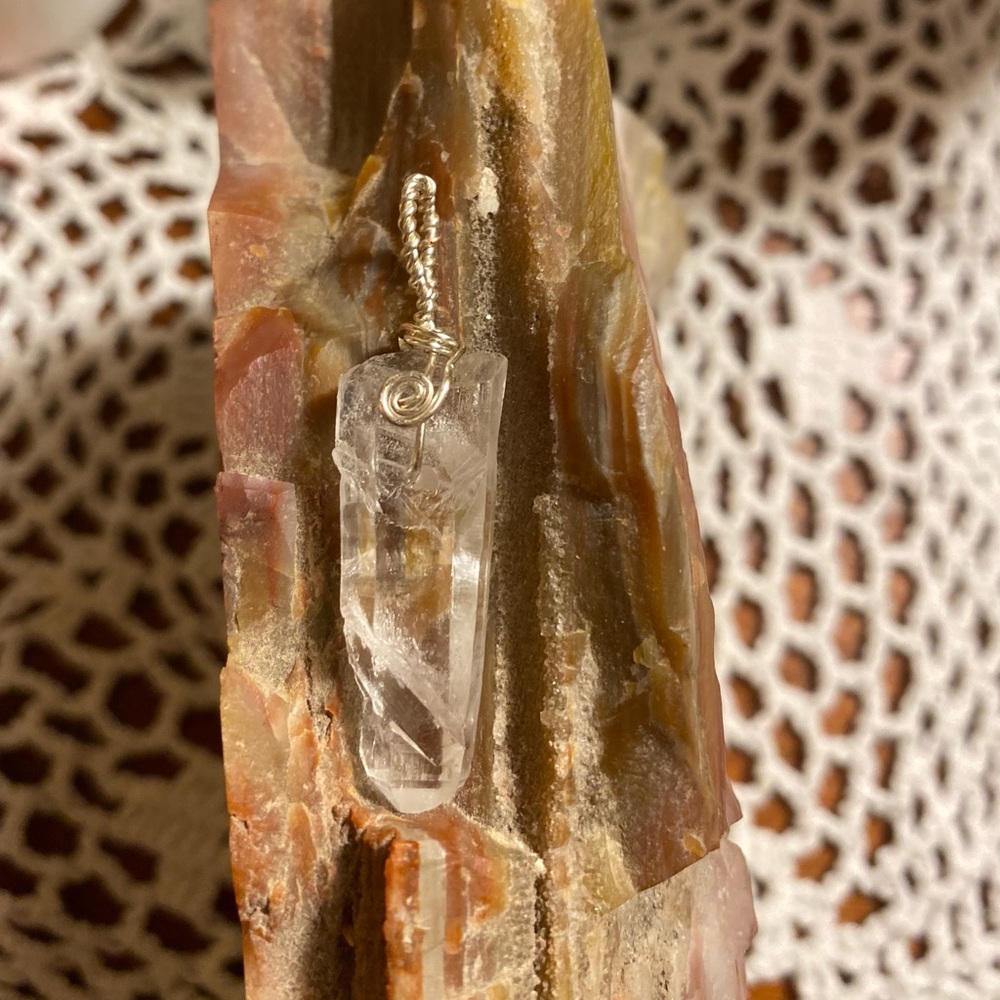 Quartz crystal pendant